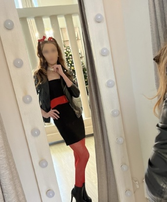 Я живу в сердце Москвы и готова подарить тебе моменты неземного блаженства и наслаждения. Мы можем провести время вместе, наслаждаясь любовью и страстью, а также ты сможешь насладиться моими профессиональными массажными умениями. Мои услуги гарантированно удовлетворят самых требовательных мужчин, а отзывы обо мне говорят об огромном удовольствии, которое я подарила им. Ты можешь увидеть мои фото ниже, они говорят сами за себя. Я жду тебя, чтобы сделать твою ночь незабываемой! 💄💋🌹🌆🔥 2232, 32 года